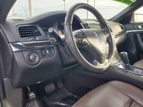 Used 2016 Lincoln MKS image 8