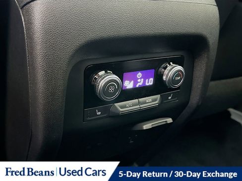Used 2025 GMC Acadia Elevation w/ Elevation Premium Package AWD/4WD image 17