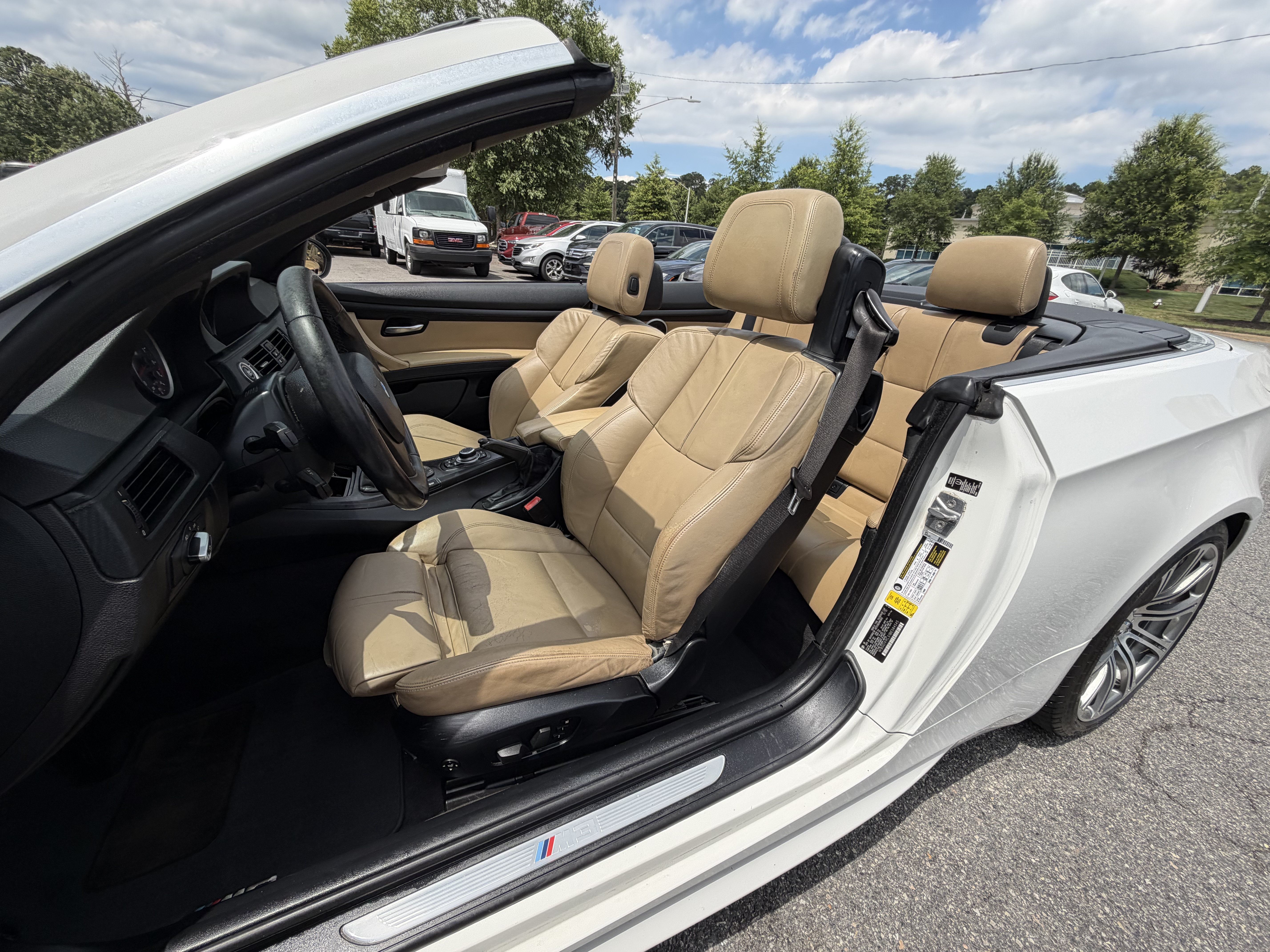 Used 2011 BMW M3 Convertible RWD image 30