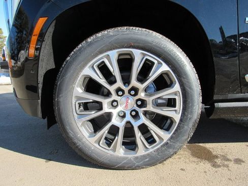 New 2026 GMC Yukon XL Denali w/ Denali Reserve Package image 8