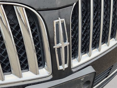 Used 2013 Lincoln MKX AWD image 26