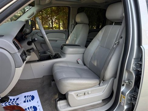 Used 2010 Chevrolet Avalanche LT w/ Luxury Package RWD image 42