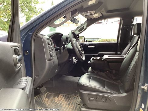Used 2024 Chevrolet Silverado 1500 Custom Trail Boss AWD/4WD image 7