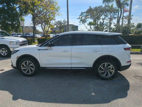 Used 2024 Lincoln Corsair FWD image 8