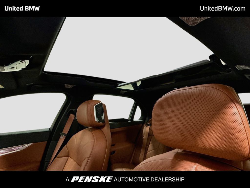 Used 2025 BMW 750e xDrive w/ Executive Package AWD/4WD image 12