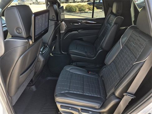 Used 2021 Cadillac Escalade Sport Platinum image 17