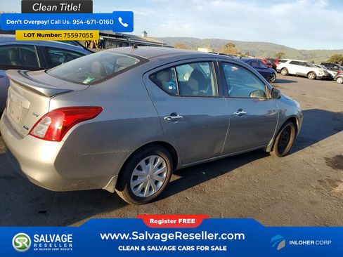 Used 2014 Nissan Versa SV FWD image 4