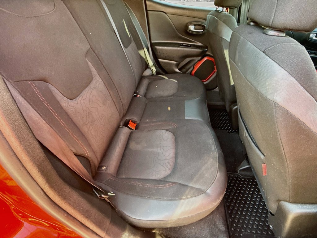 Used 2019 Jeep Renegade Trailhawk w/ Cold Weather Group II AWD/4WD image 27
