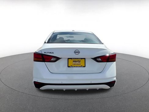 Used 2025 Nissan Altima 2.5 SV FWD image 12