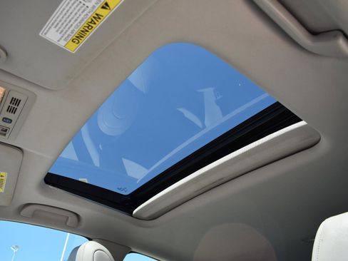 Used 2019 Honda Insight Touring image 12