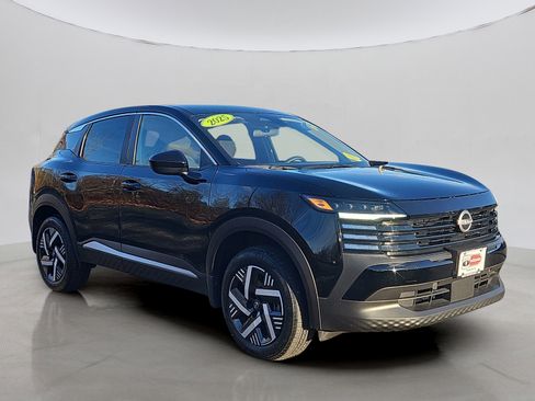 Certified 2025 Nissan Kicks SV image 22