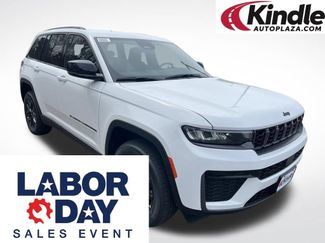 New 2026 Jeep Grand Cherokee Altitude AWD/4WD 360° Tour