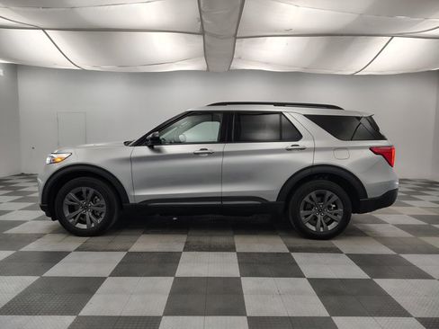 Certified 2024 Ford Explorer XLT w/ Equipment Group 202A AWD/4WD image 5
