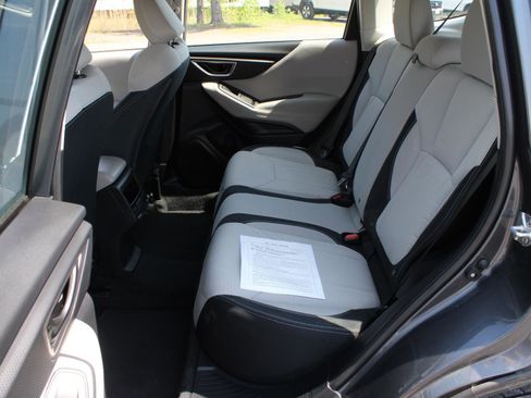 Used 2023 Subaru Forester AWD/4WD image 18
