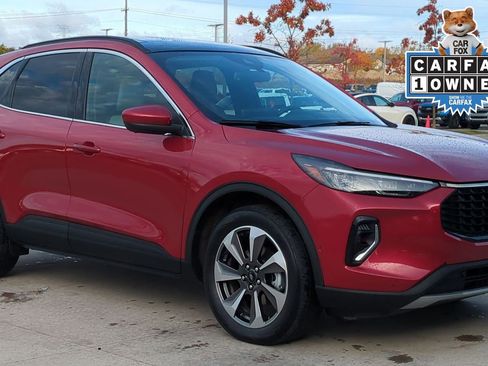 Certified 2023 Ford Escape Platinum w/ Premium Technology Package image 9