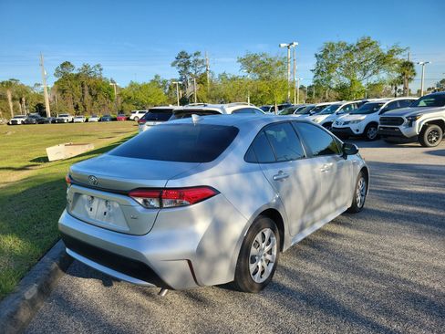 Used 2022 Toyota Corolla LE image 15