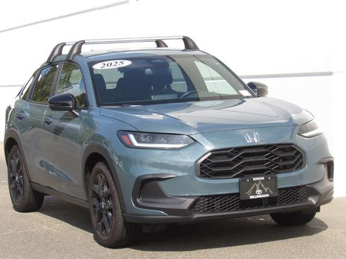 Used 2025 Honda HR-V Sport image 2