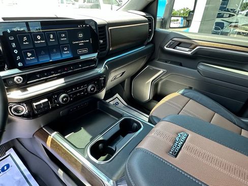 Used 2025 Chevrolet Silverado 3500 High Country w/ High Country Premium Package AWD/4WD image 27
