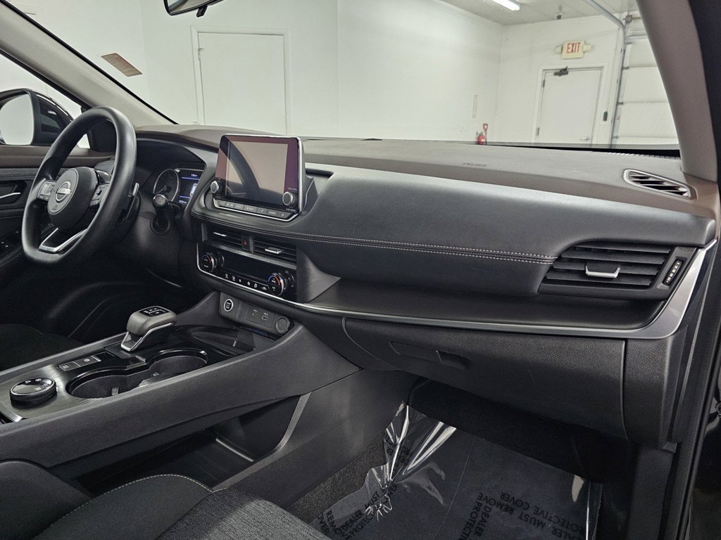 Used 2023 Nissan Rogue SV AWD/4WD image 11