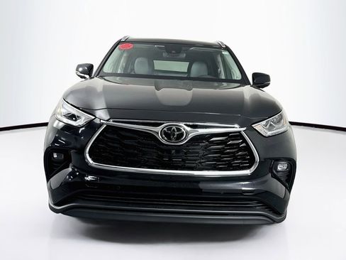 New 2026 Toyota Highlander Limited AWD/4WD image 2