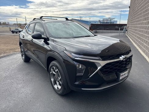 New 2026 Chevrolet Trax LT w/ Driver Confidence Package FWD image 4