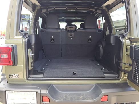 New 2025 Jeep Wrangler Unlimited Rubicon 392 image 26