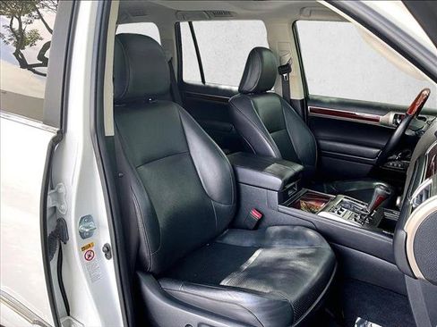 Used 2016 Lexus GX 460 Luxury AWD/4WD image 9