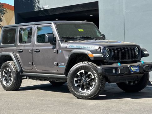 Used 2024 Jeep Wrangler Unlimited Rubicon 4xe AWD/4WD image 2