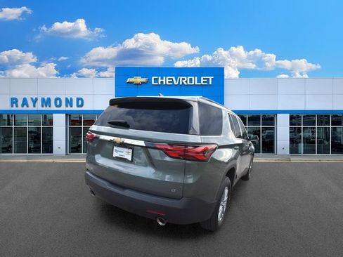 Used 2023 Chevrolet Traverse LT FWD image 4