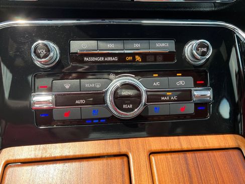 Used 2019 Lincoln Navigator L Reserve image 30