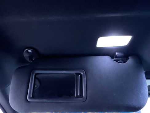 Used 2025 Toyota Camry SE w/ Convenience Package image 31