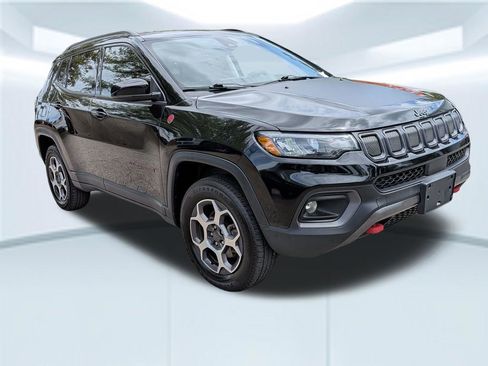 Used 2022 Jeep Compass Trailhawk AWD/4WD image 8