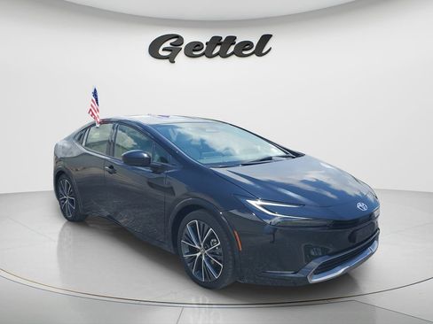 Used 2026 Toyota Prius XLE FWD image 3