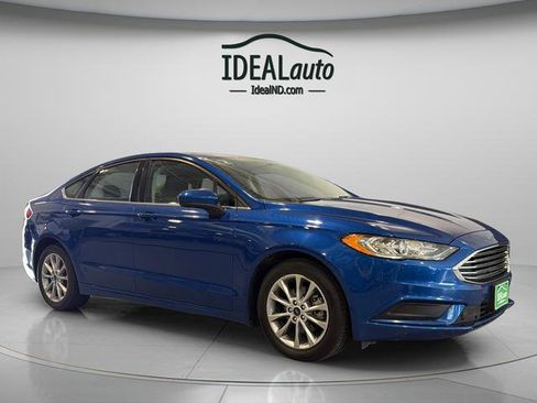 Used 2017 Ford Fusion SE FWD image 16