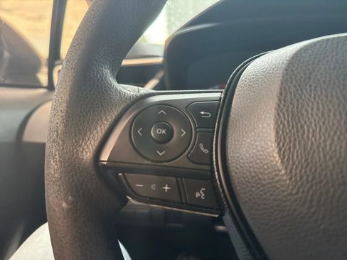 Used 2020 Toyota Corolla LE FWD image 15