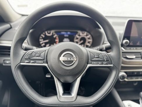 Used 2024 Nissan Altima 2.5 SV image 19