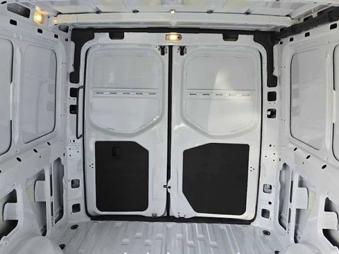 Used 2025 Mercedes-Benz Sprinter 2500 image 16
