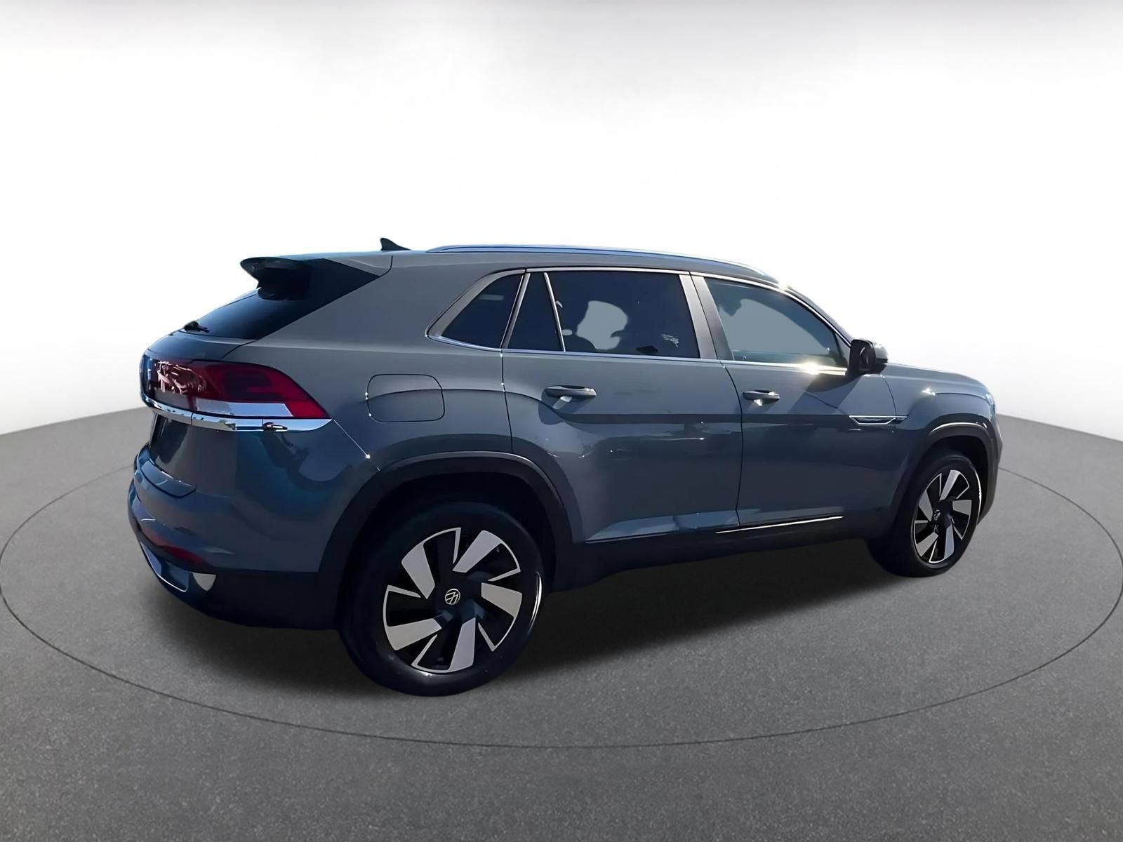 Used 2026 Volkswagen Atlas Cross Sport SE FWD image 13