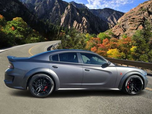 Used 2022 Dodge Charger SRT Hellcat w/ Harman/Kardon Audio Group RWD image 2