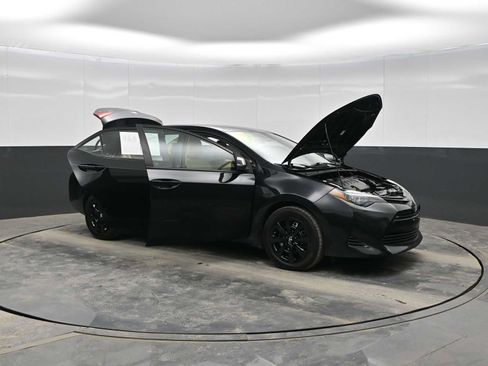 Used 2019 Toyota Corolla LE image 41