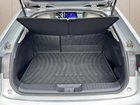 Used 2024 Toyota Prius XLE FWD image 21