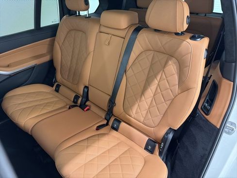 Certified 2024 BMW X7 xDrive40i image 16