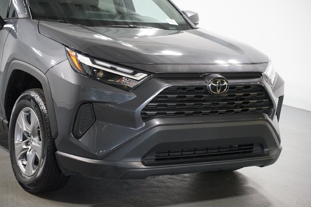 Certified 2025 Toyota RAV4 XLE FWD image 4
