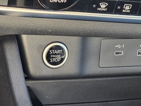 Used 2023 Nissan Rogue SV image 17