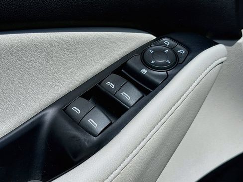 Used 2023 Buick Enclave Essence w/ Sport Touring Edition AWD/4WD image 23