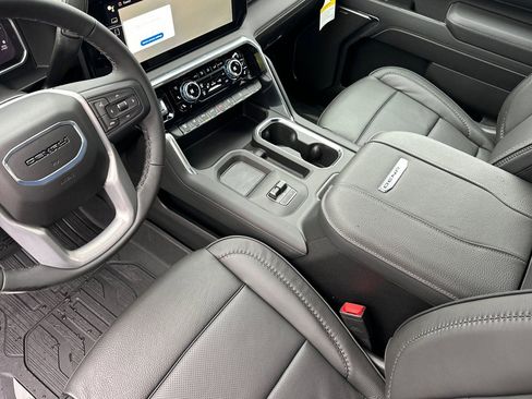 New 2026 GMC Sierra 3500 Denali w/ Denali Reserve Package image 8