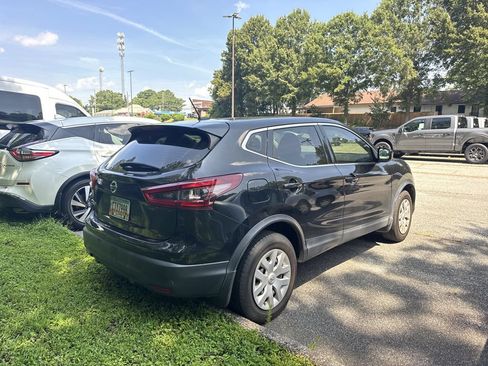 Used 2020 Nissan Rogue Sport S FWD image 4