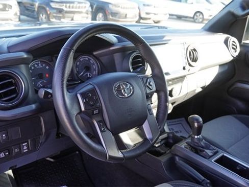 Used 2020 Toyota Tacoma SR5 image 17