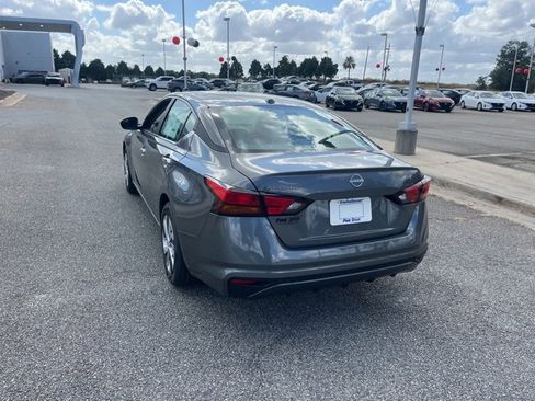 Used 2025 Nissan Altima 2.5 S image 9