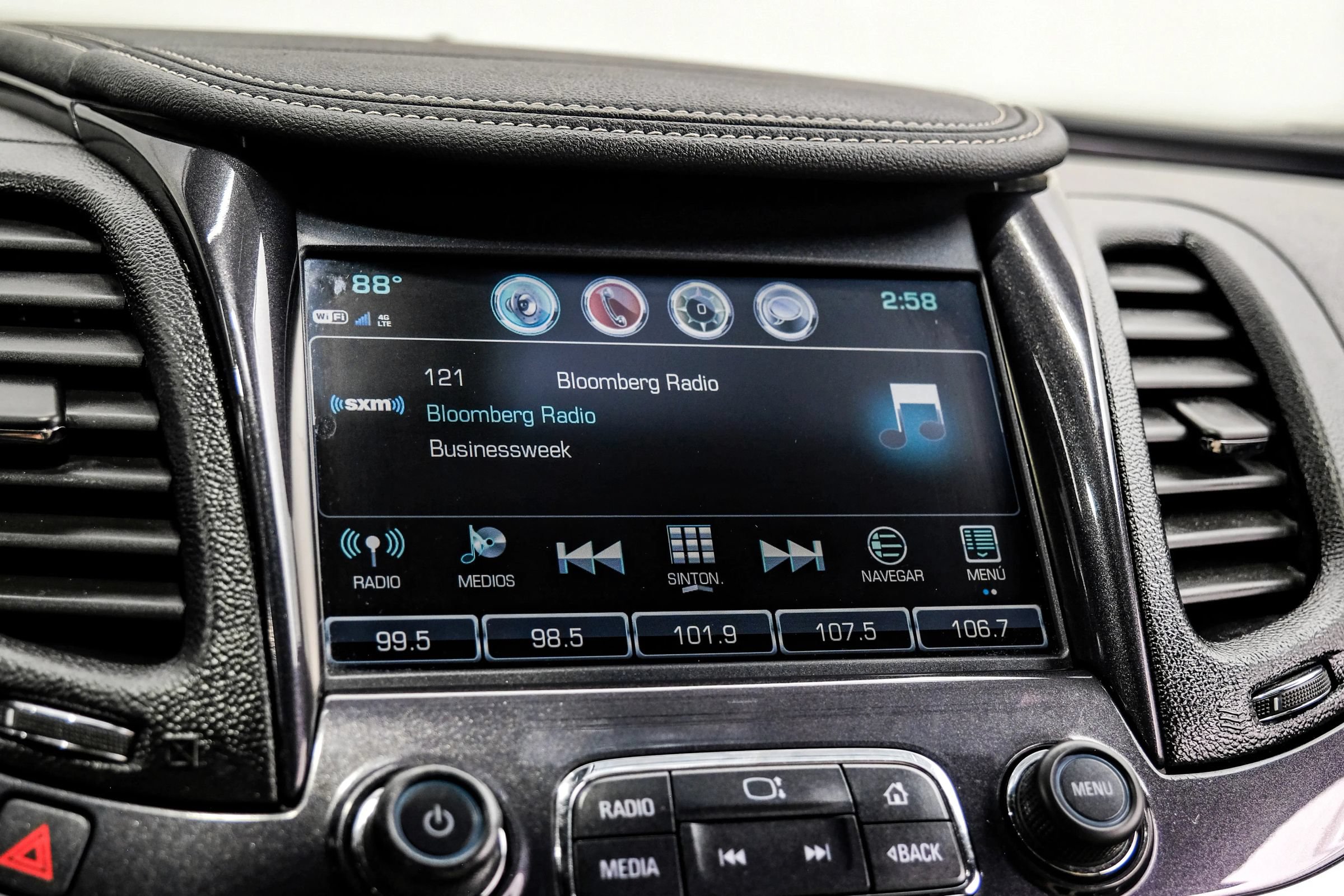 Used 2018 Chevrolet Impala Premier FWD image 32